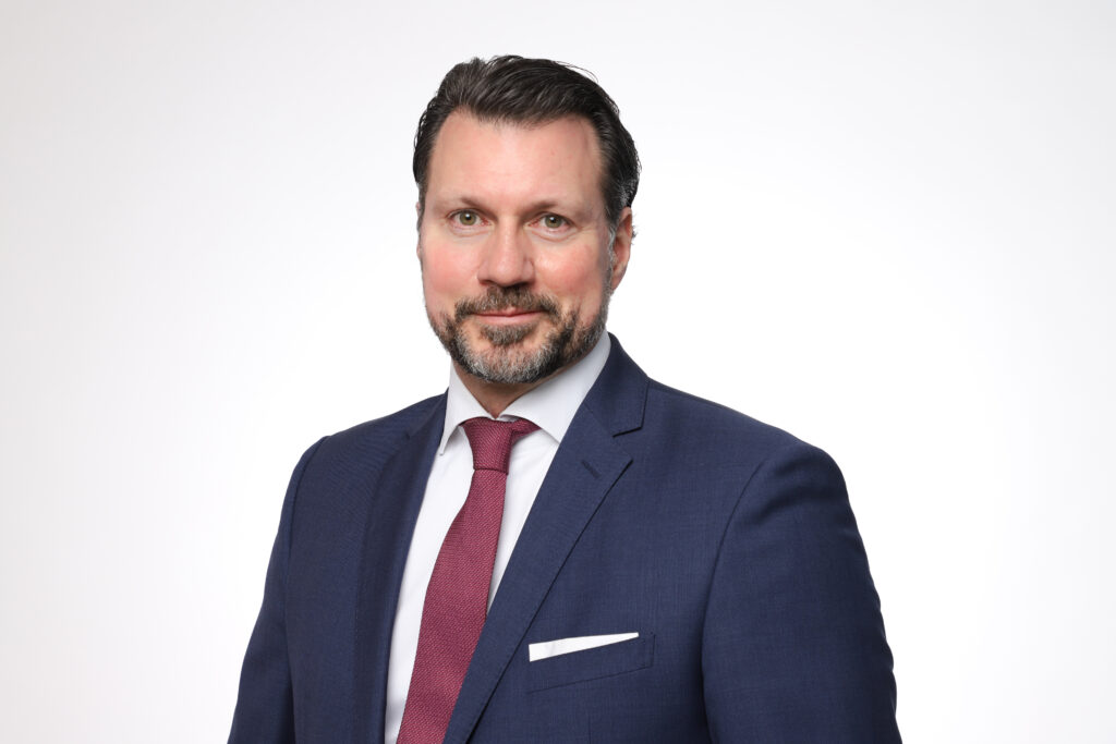 Jens U. Reuther — Managing Director corealis Commercial Real Estate Düsseldorf